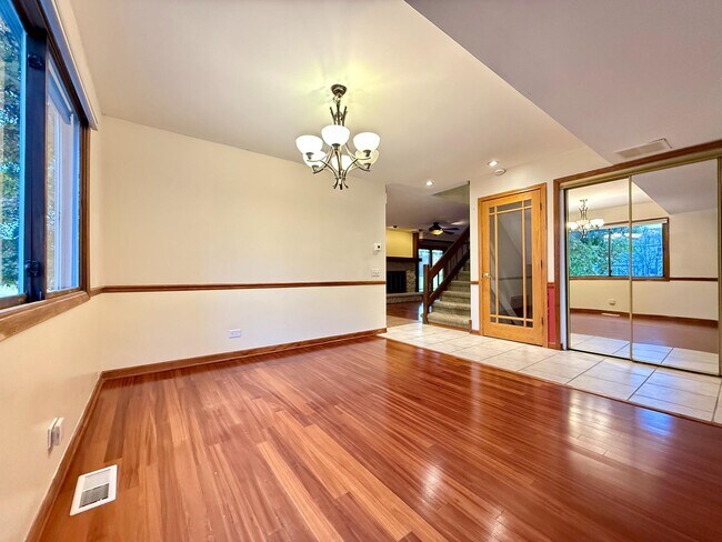 Foto del edificio - 1205 N Scarlet Ct