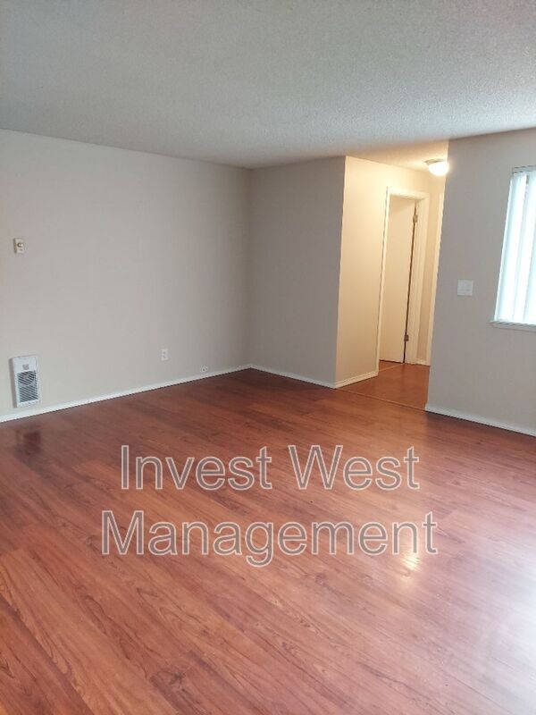 Foto del edificio - 2815 E 19th St