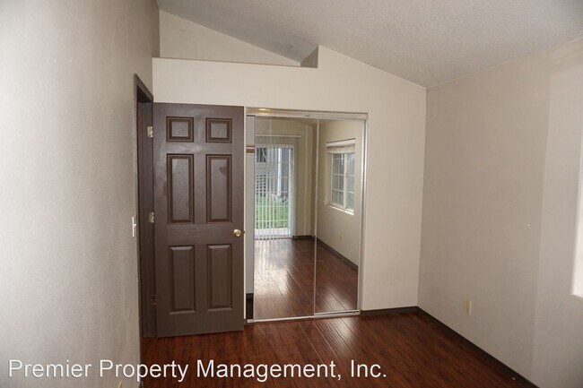 Building Photo - 3 br, 1 bath House - 3304 P Street