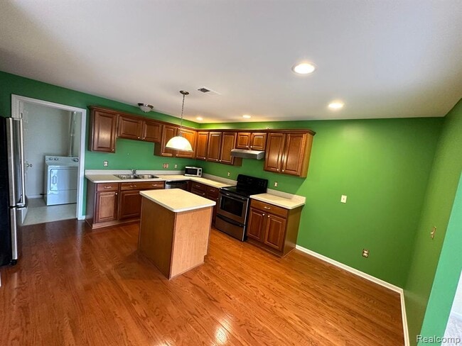 Building Photo - 39700 Rockcrest Ln