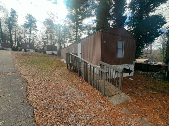 Foto del edificio - Perfect Family Home: 2 Bed, 1 Bath Apartme...