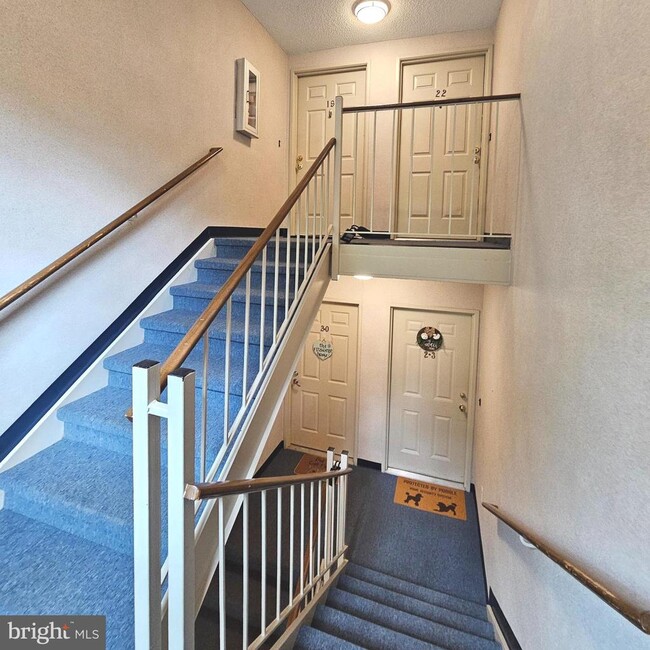 Building Photo - 7754 New Providence Dr
