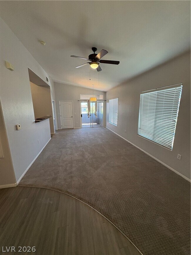 Building Photo - 2305 W Horizon Ridge Pkwy