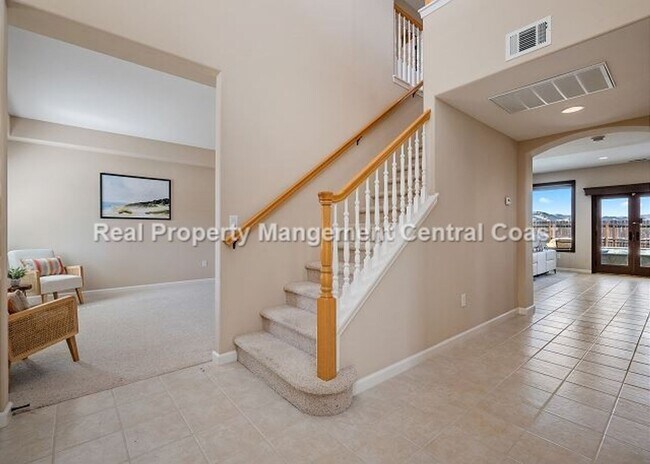 Building Photo - AVAILABLE NOW - Beautiful Home in Paso Rob...