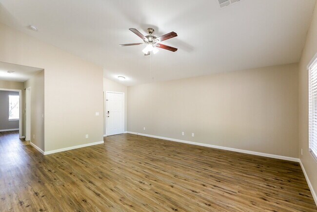 Foto del edificio - 2832 N 90th Ave