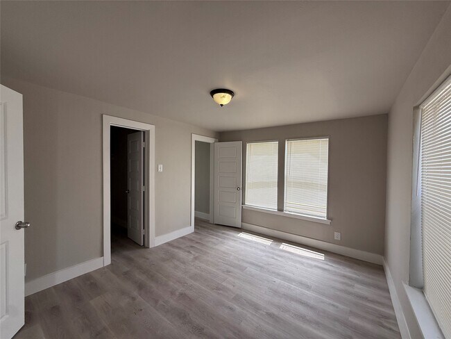 Foto del edificio - 7002 Corsicana St