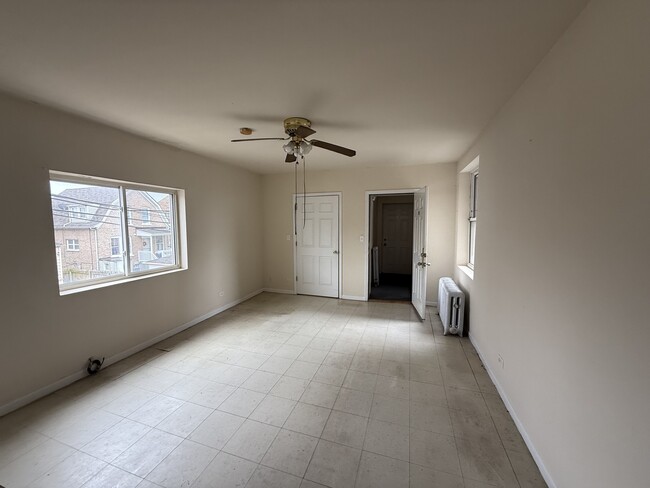 Foto del edificio - 5017 W Cermak Rd