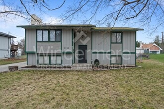 Building Photo - 3532 W Heroy Ave