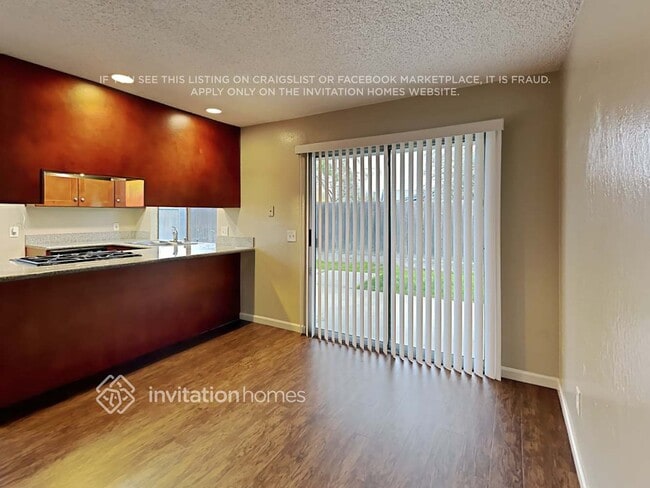 Foto del edificio - 5821 Longs Peak Pl