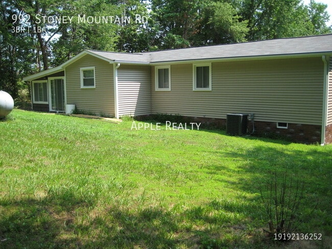Building Photo - 992 Stoney Mountain Rd