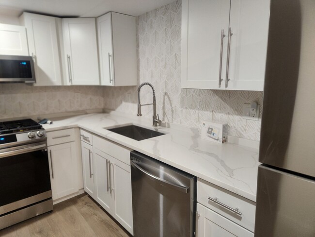 Modern Kitchen - 4 Woodville Ter