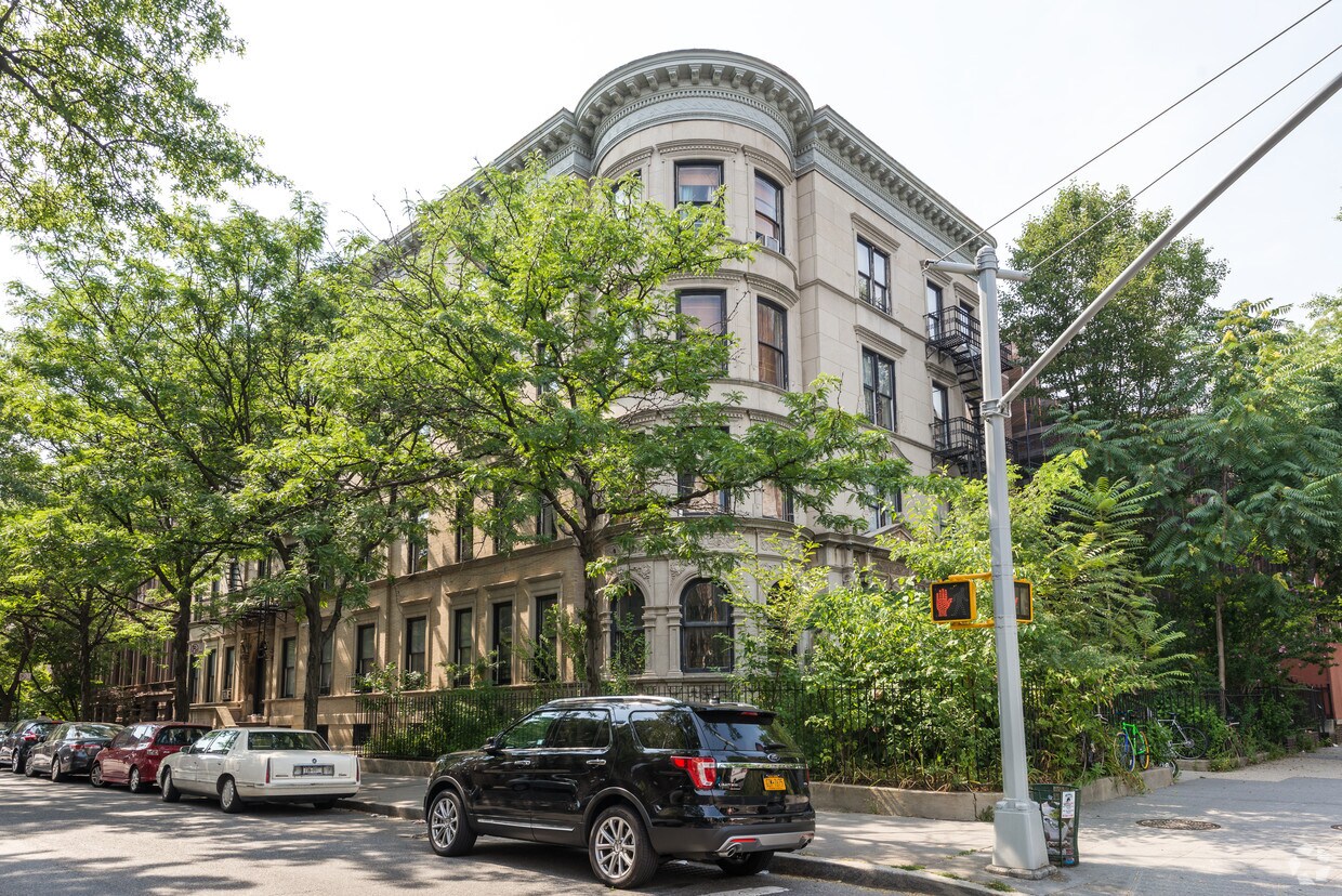 392 Clinton Ave, Brooklyn, NY 11238 Apartments in Brooklyn, NY