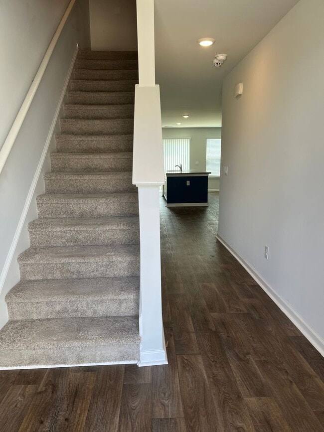 Building Photo - 264 Blue Haw Dr