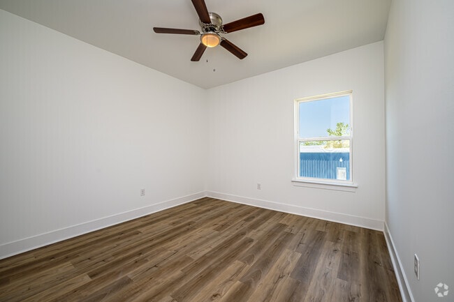 2BR, 2BA - 900SF - Primary Bedroom - Palmetto Place Apartments