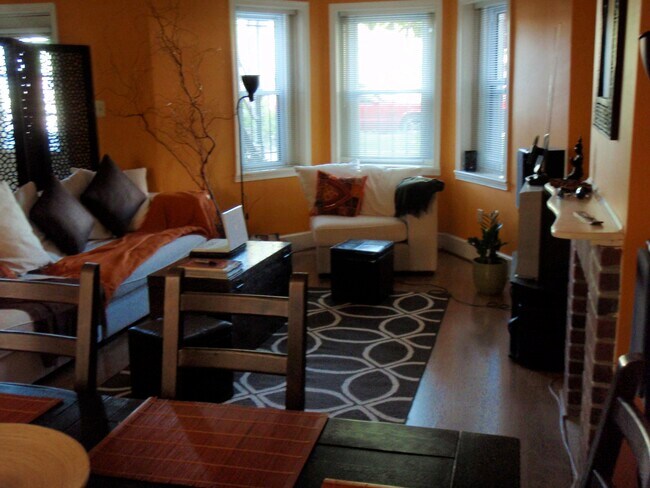 Living Room - 1829 Vermont Ave NW House