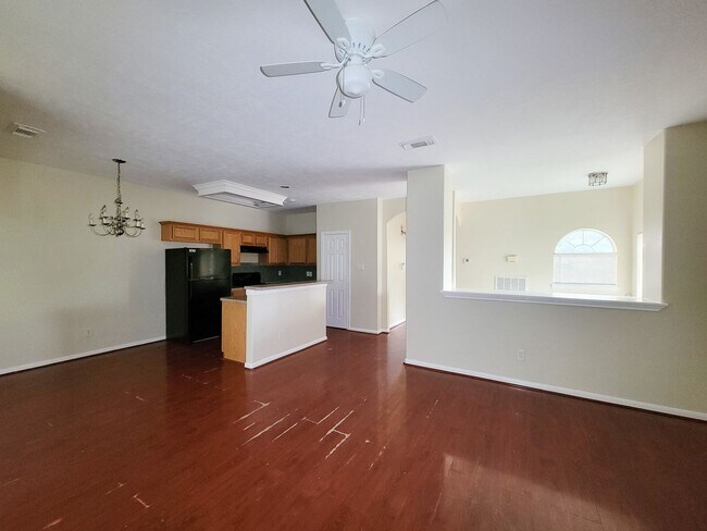 Foto del edificio - NICE 3 BEDROOM 2.5 BATH HOME. GREAT LOCATI...