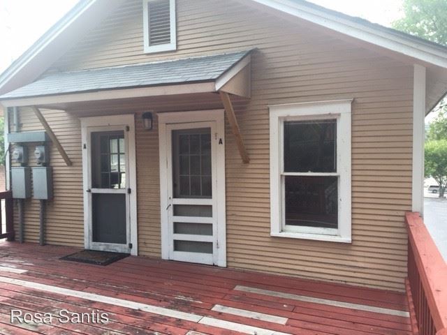 Primary Photo - 909 Baylor St
