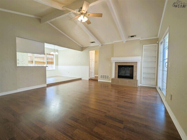 Foto del edificio - 5205 Pebblestone Dr