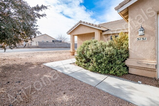 Building Photo - AMAZING 4 BEDROOM HOME