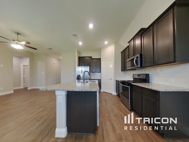 Building Photo - 11201 Klondike Lane Aubrey TX