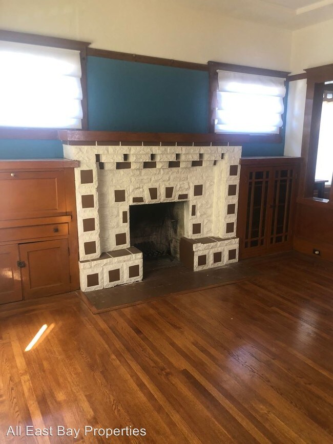 Building Photo - 2 br, 1 bath House - 1401 Alcatraz Avenue
