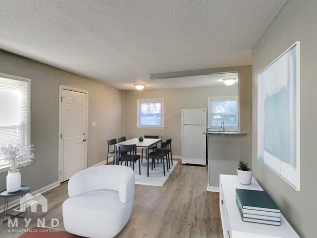 Building Photo - 303 Alda Dr