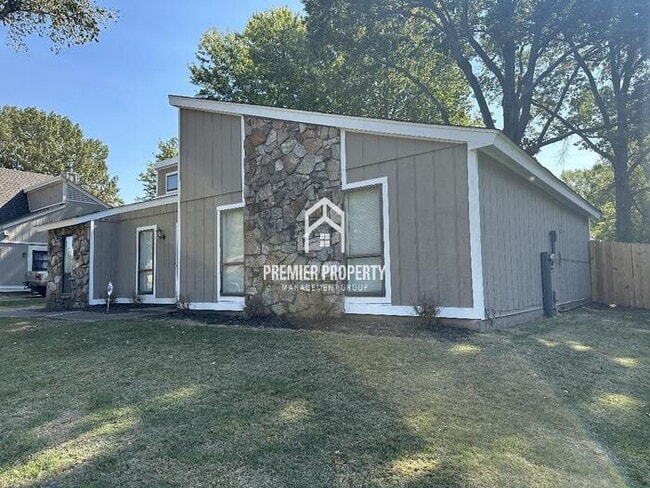 Building Photo - 6035 Scarlet Leaf Dr