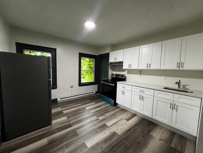 Building Photo - 55 William St