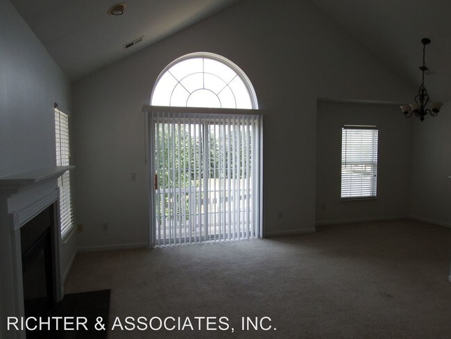 Foto del edificio - 2 br, 2 bath House - 792 OLDE ENGLISH