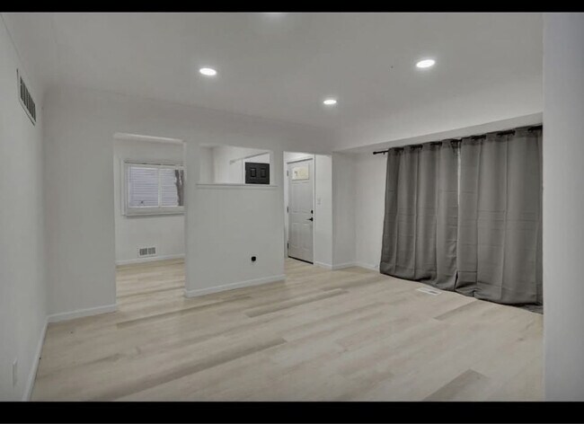 Foto del edificio - 3608 Providence St