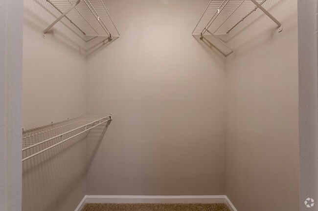 1BR, 1BA - 720 SF - Calibre Woods