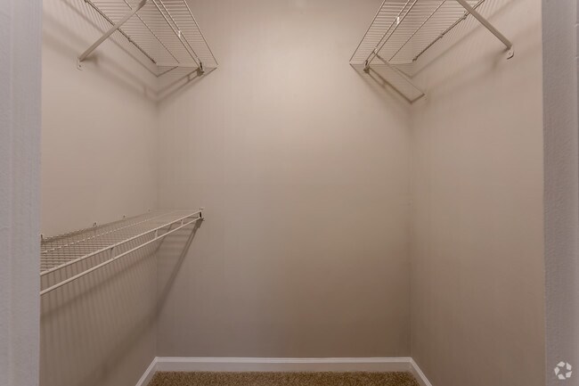 1BR, 1BA - 720 SF - Calibre Woods