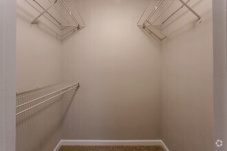 1BR, 1BA - 720 SF - Calibre Woods