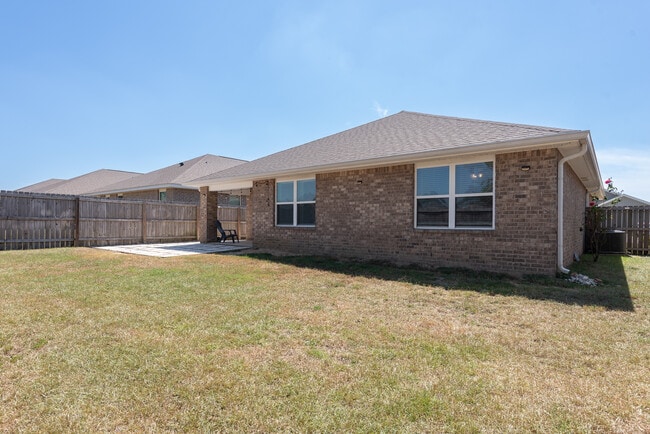 Foto del edificio - 7486 Oak Lake Blvd
