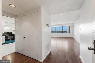 Building Photo - 3713 S George Mason Dr