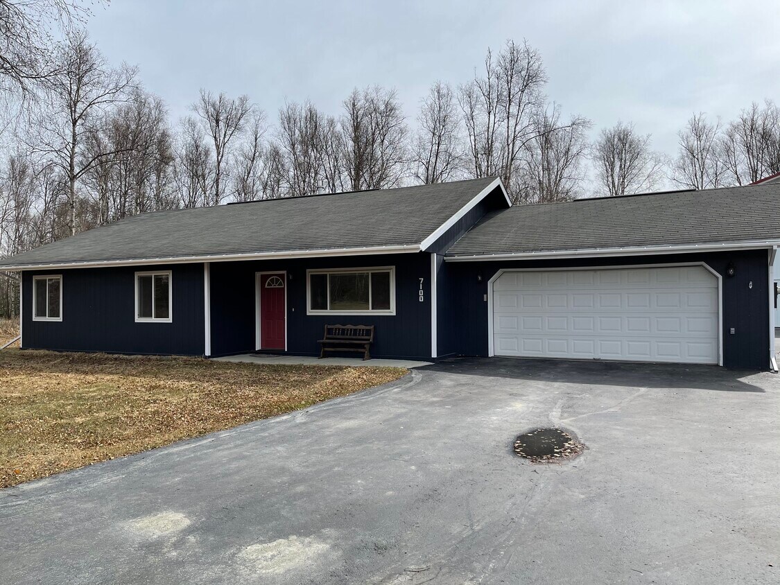 Primary Photo - 7100 E Wolf Lake Dr