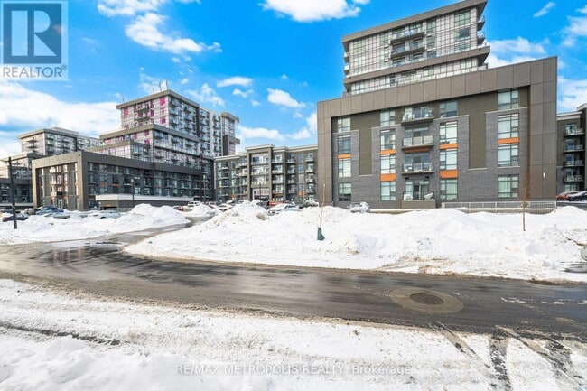 Photo du bâtiment - 460 Dundas St E