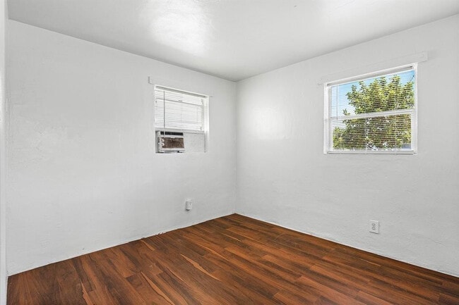 Building Photo - 279 SW 1st St