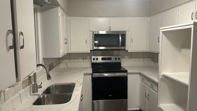 Building Photo - 6912 Clearglen Dr