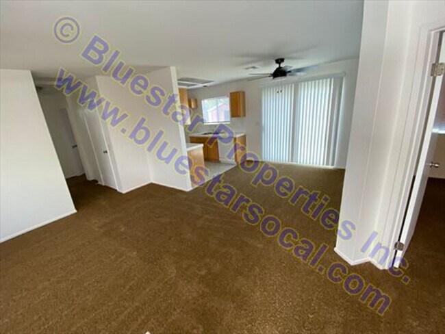 Building Photo - Just listed 3 bedroom/2 Bath