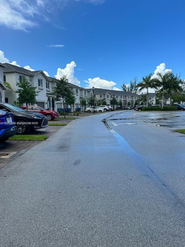 Foto del edificio - 20881 NW 9th Path