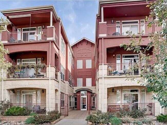Building Photo - 2100 N Humboldt St