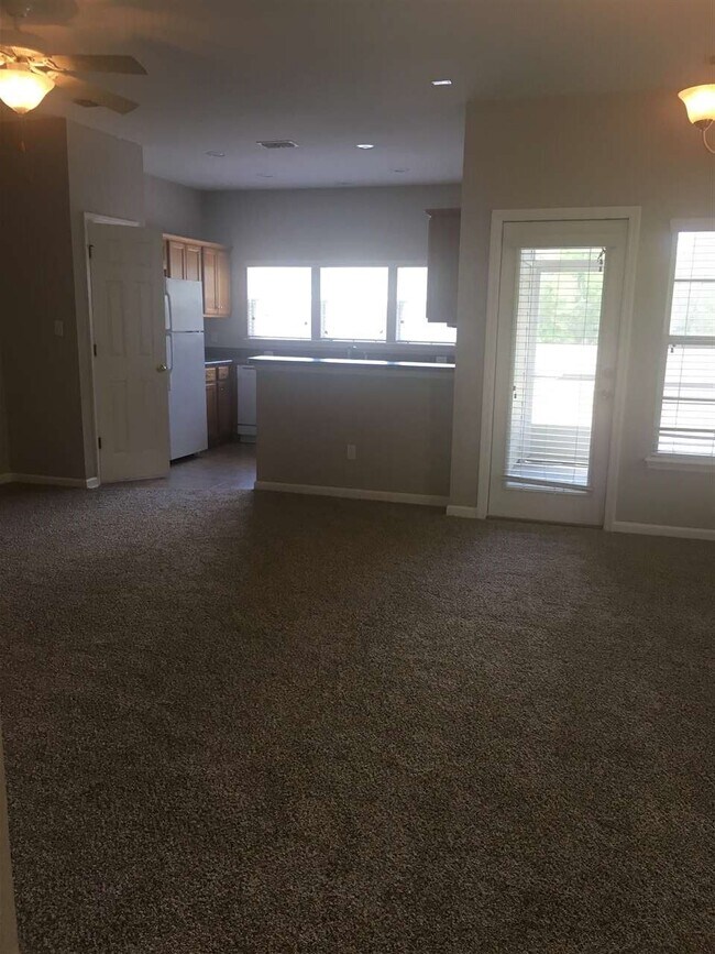 Building Photo - 2252 Graphene Ln