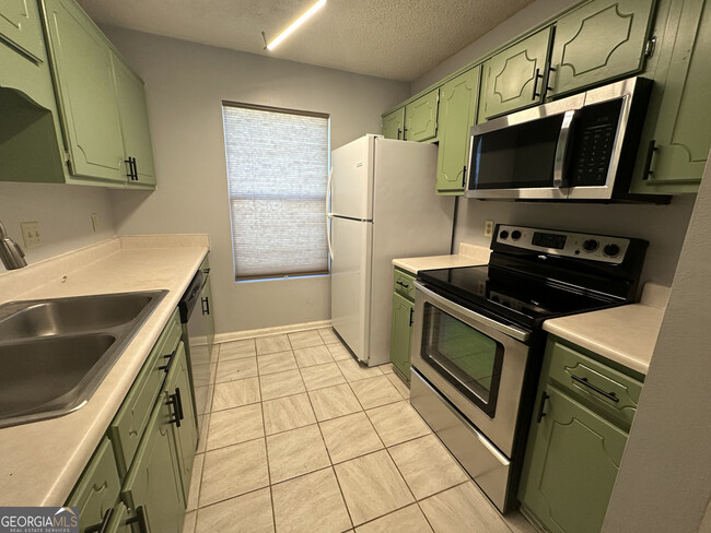 Building Photo - 127 Millers Trace Dr