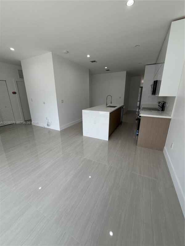 Foto del edificio - 9708 NW 26th Ave