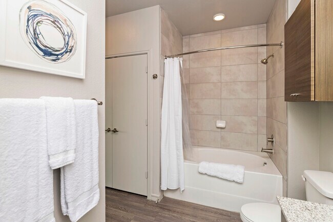 Foto del edificio - 12408 Dessau Rd