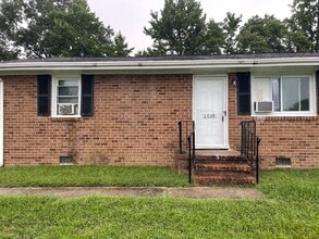 Building Photo - 1633-35 N Valor Dr