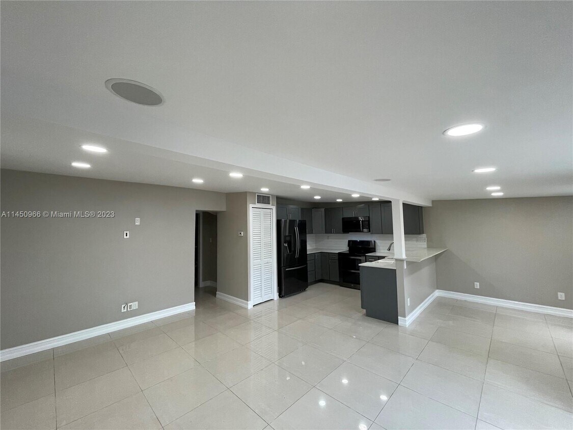 Foto del edificio - 11380 NW 17th Ave