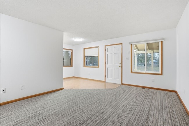 Building Photo - 688 W Kolby Ct