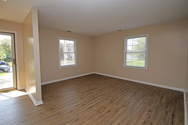 Building Photo - 1041 Oriole Ln